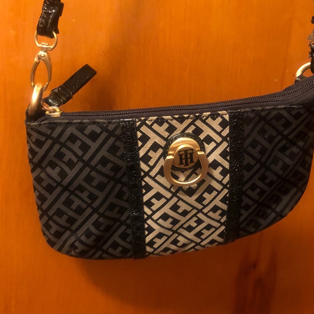 TOMMY HILFINGER purse